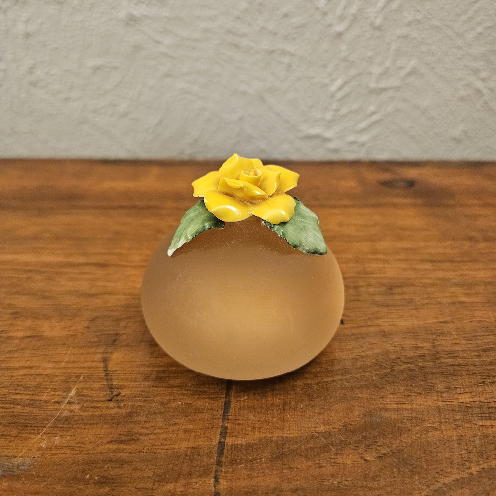 George Good Paperweight Yellow Flower Pink Frosted Art Glass Green‎ Leaves 1982